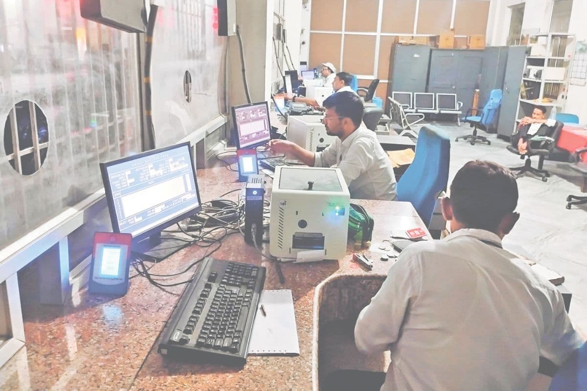 Bihar: बिहार के इस रेलवे स्टेशन पर खुल्ले की दिक्कत होगी खत्म, ऑनलाइन पेमेंट करके ले पाएंगे टिकट