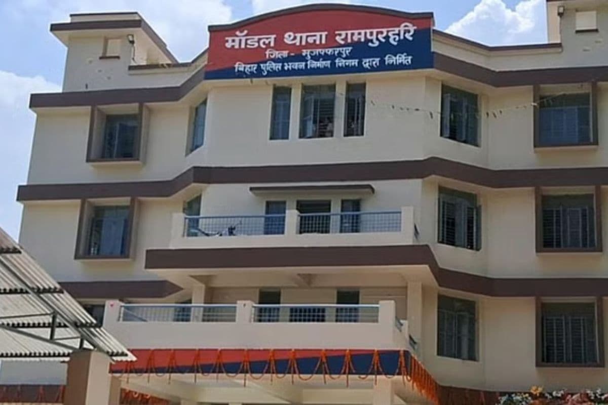 Bihar: हद है, पुलिस थाने से ही चोरी हो गयी कार, CCTV में कैद हुआ चोर