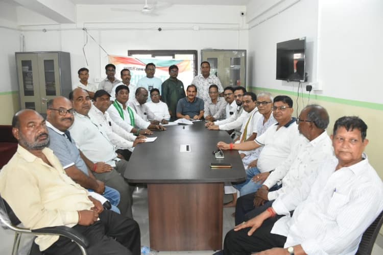 Prabhat Khabar Aapke Dwar: पानी की किल्लत और जीटी रोड जाम से भारी परेशानी, त्राहि-त्राहि कर रहे गोविंदपुरवासी