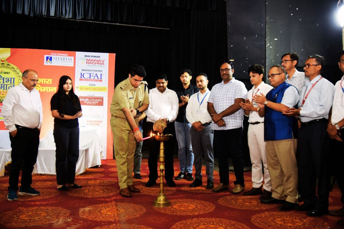 प्रभात खबर ने जमशेदपुर में 1000 मेधावी विद्यार्थियों को किया सम्मानित