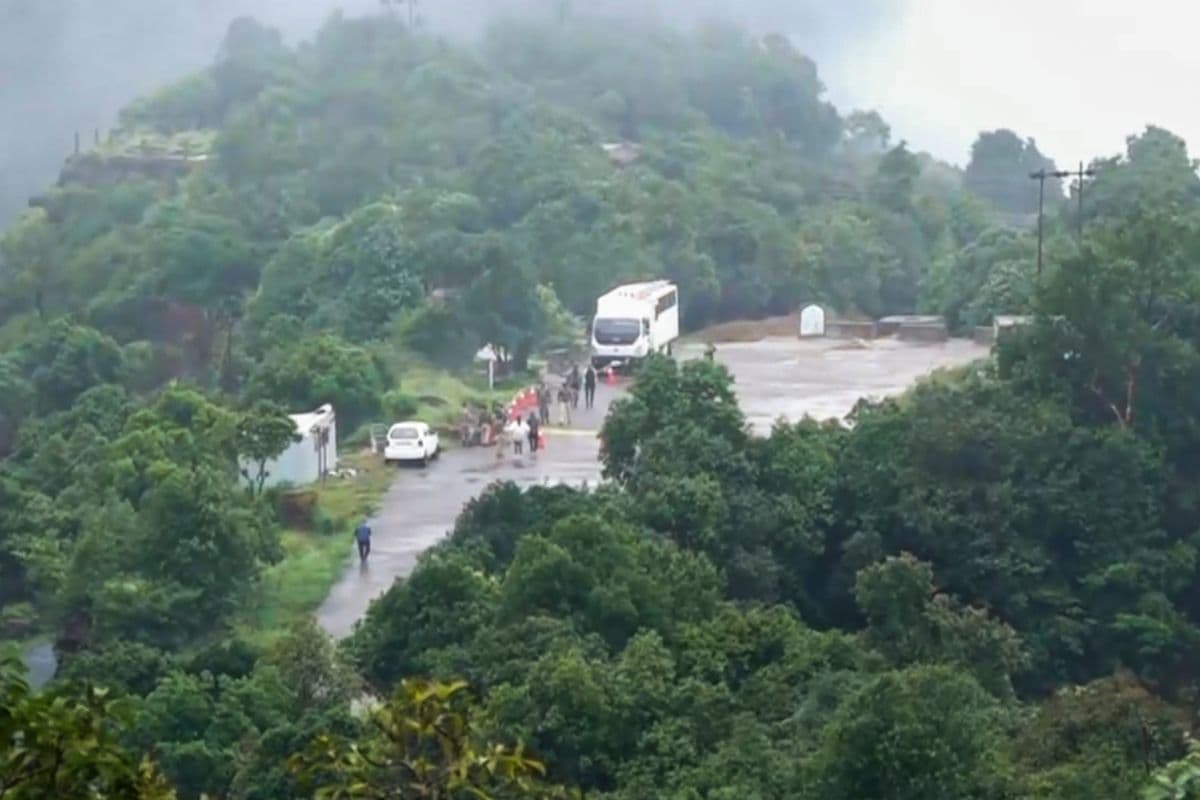 Raja Raghuvanshi Murder Case: जहां राजा को मारा वहां पहुंची पत्नी सोनम रघुवंशी, पुलिस ने कराया क्राइम का नाटकीय रूपांतरण