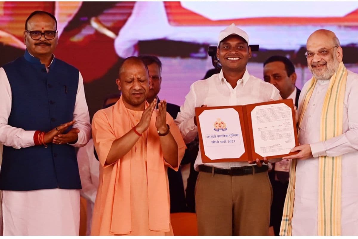 UP में सुरक्षा का नया अध्याय! 60,244 कांस्टेबलों को मिला नियुक्ति पत्र