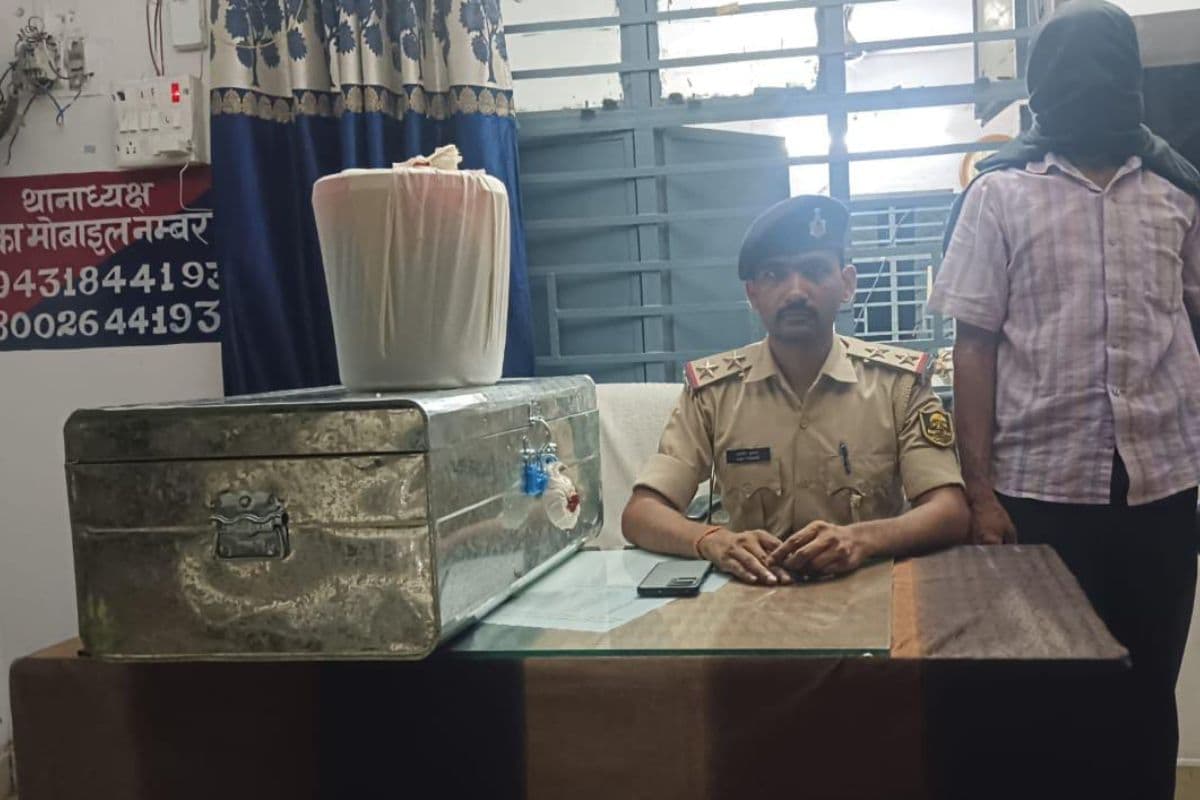 Siwan Crime: सिवान में अपराधियों ने बस स्टैंड पर युवक को दौड़ाकर मारी गोली, थाने से 30 गज पर हुई गोलीबारी