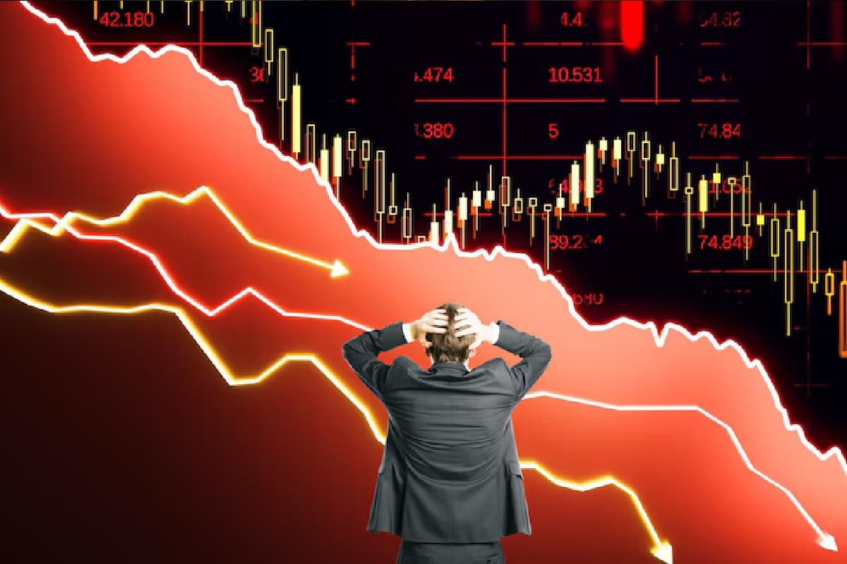 बिकवाली के दबाव में लगातार तीसरे दिन गिरा शेयर बाजार, 636 अंक टूटा सेंसेक्स