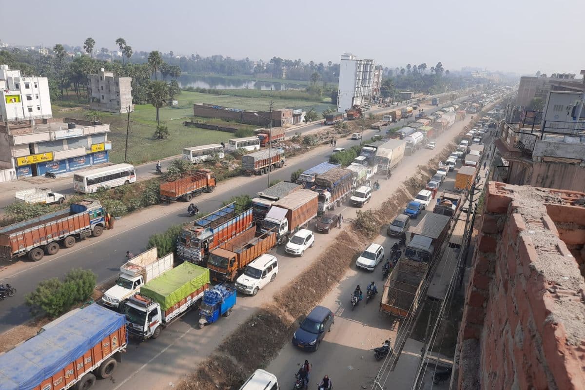 Patna News: नौबतपुर में भारी जाम बन रहा सिर दर्द, 2 किलोमीटर की यात्रा 3 घंटे में करना पड़ रहा पूरा
