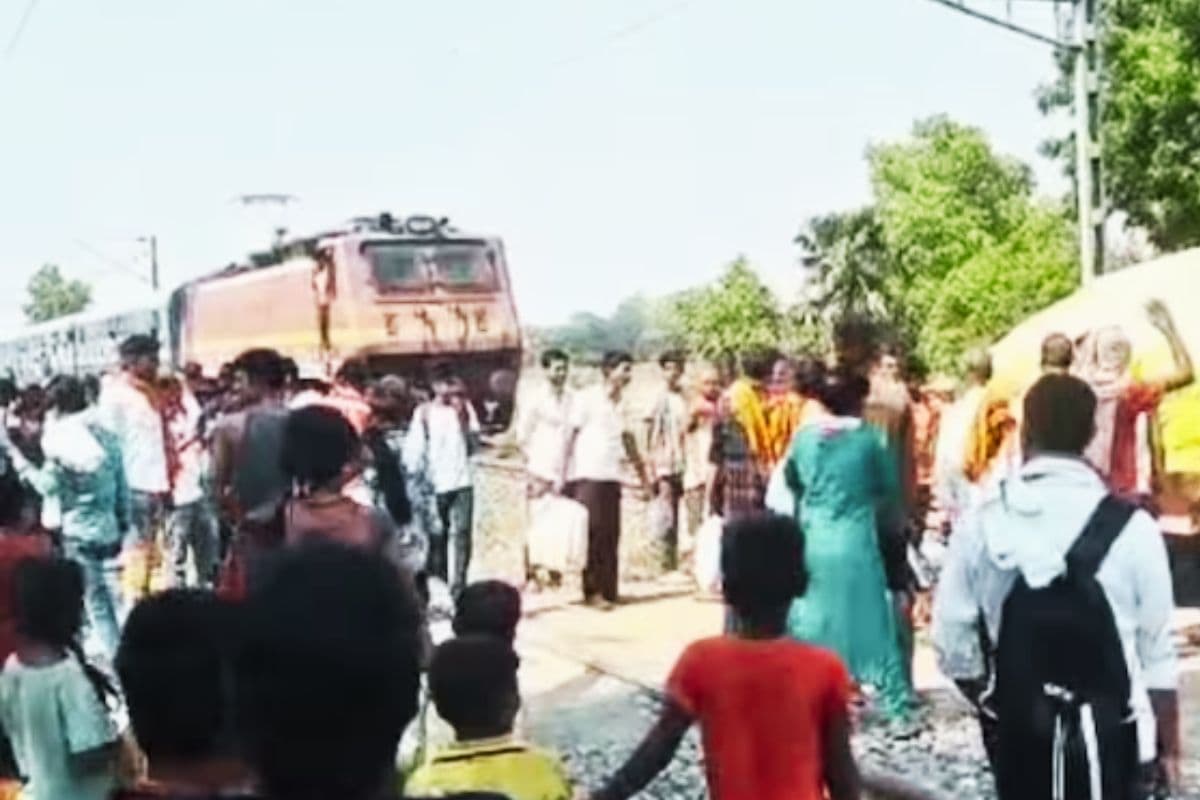 Bihar Train Accident: जहानाबाद में बड़ा रेल हादसा टला, अगर इमरजेंसी ब्रेक नहीं लगती, फिर तो…