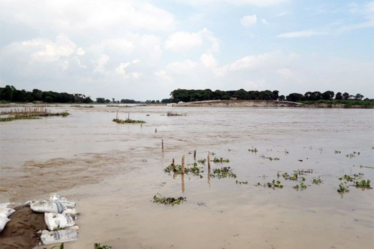 Bihar Flood Alert: सीमांचल में मानसून के दस्तक देते ही उफनाई बागमती नदी, इस जिले में पुल टूटने से 50 हजार लोग प्रभावित