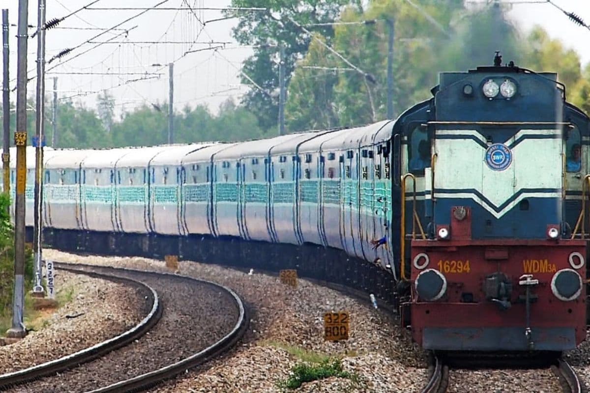 Bihar Train News: बिहार में इस रूट पर चलने वाली तीन जोड़ी पैसेंजर ट्रेनों का बदला समय, जानिए नया शेड्यूल