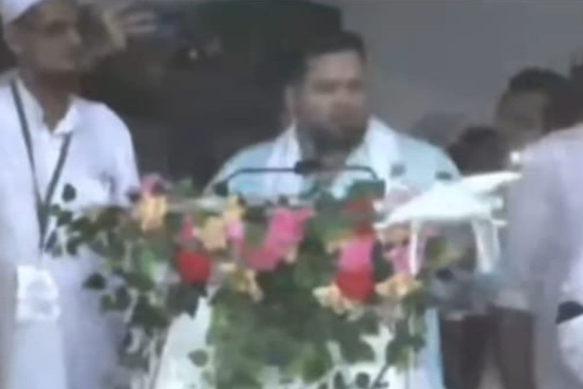 Bihar Politics: बाल-बाल बचे तेजस्वी यादव, भाषण के बीच अचानक आ गया ड्रोन, फिर ऐसे खुद को बचाया