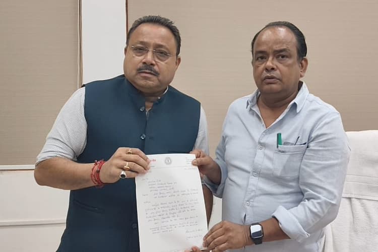 हेमंत सोरेन के मंत्री डॉ इरफान अंसारी की बड़ी स्वास्थ्य सौगात, 168 करोड़ मंजूर, यहां बनेगा 100 बेड का अस्पताल और ट्रॉमा सेंटर