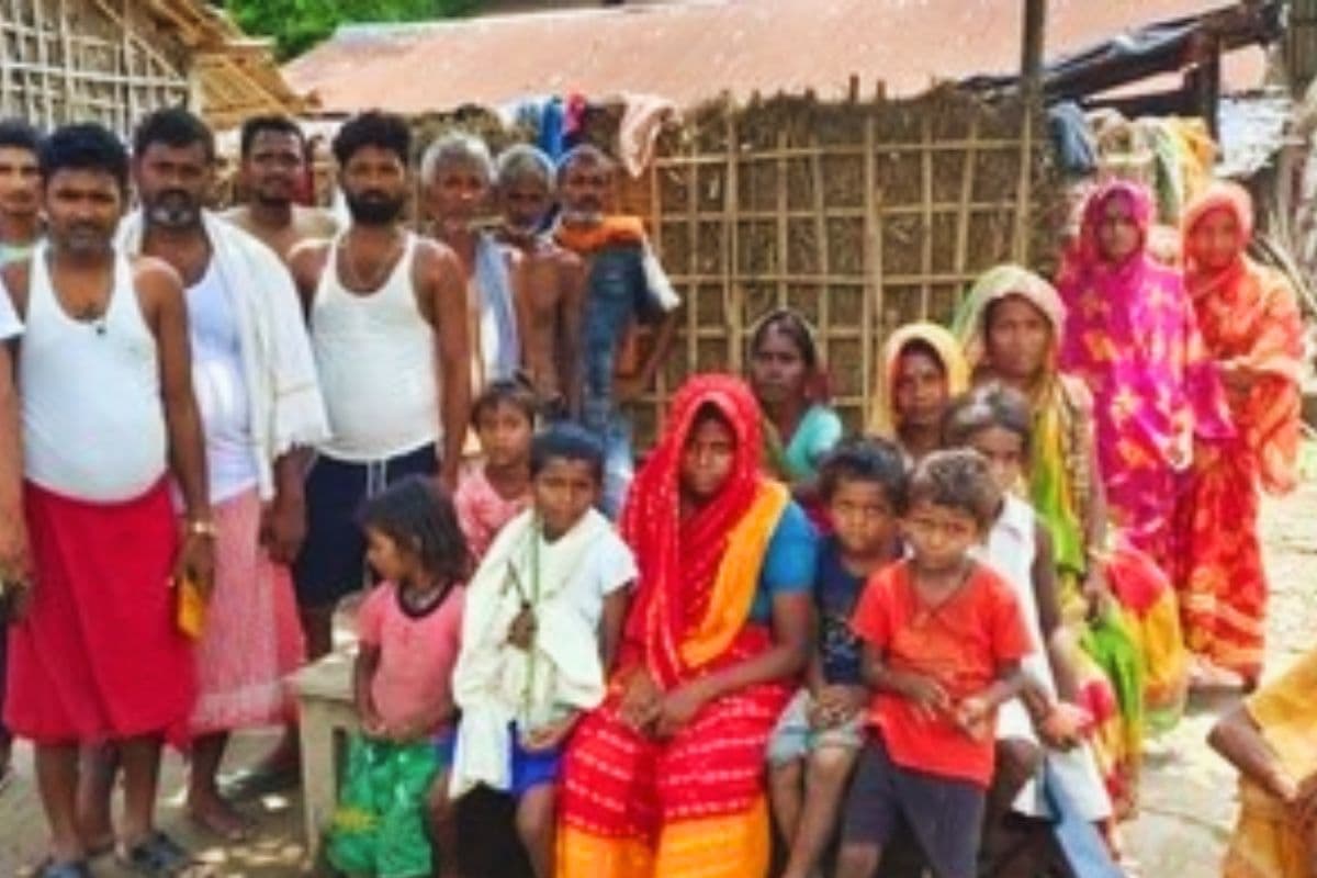 कर्ज चुकाने गया बेटा लाश बनकर लौटा, शव लाने को घर रखना पड़ा गिरवी! पढ़िए बिहार के पवन की दर्दनाक कहानी