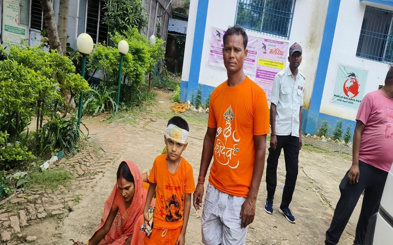 Bihar News: बांका में ऑटो पलटने से कांवरिये की मौत, पांच जख्मी श्रद्धालु अस्पताल में भर्ती