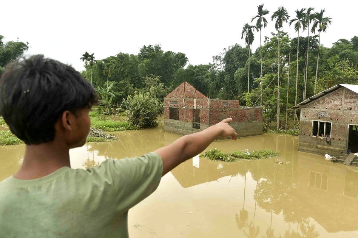 Manipur Flood: मणिपुर में बारिश और बाढ़ से भारी तबाही, तस्वीरें जो रुला देंगी