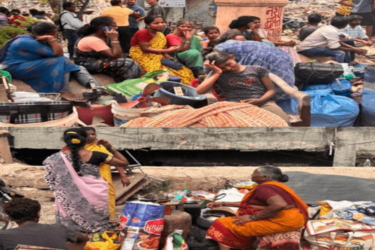 आंखों में आंसू, हाथों में टूटी उम्मीदें: देखिए कैसे उजड़ गया जंगपुरा का मद्रासी कैंप