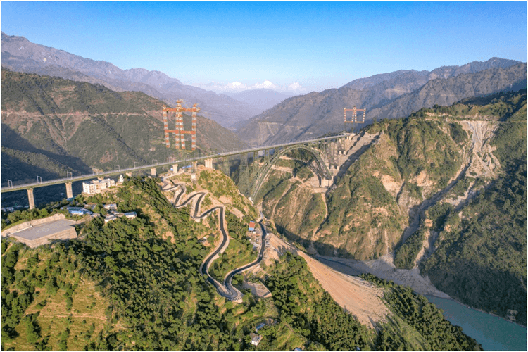 हिमालय की बर्फीली वादियों में दौड़ती 'विकास की रेल' भारतीय रेल ने रचा इतिहास!