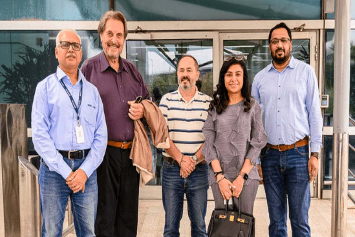 अमेरिका से अयोध्या तक रामभक्ति की गूंज… पढ़िए आगे क्या हुआ जब एलेन मस्क के पिता ने किया 'जय श्री राम' का उद्घोष!