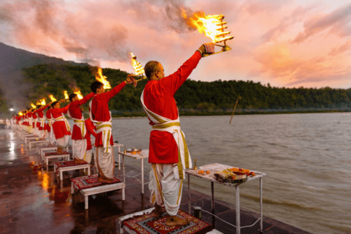 गंगा दशहरा से जुड़ी यह 5 बातें ,अगर कर लिया यह 5 कार्य तो जीवन का हो जाएगा उद्धार