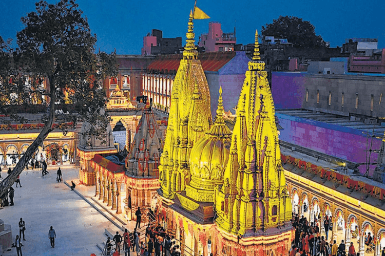 धार्मिक वस्त्र, मंत्रोच्चारण और फिर ठगी! काशी में 21 फर्जी पुजारी गिरफ्तार