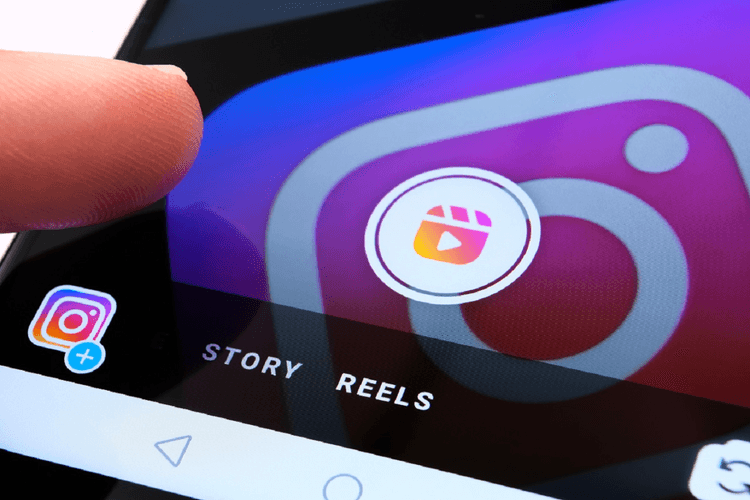 इंस्टा की दीवानी बीवी, जो फॉलोअर्स के लिए पति पर FIR करा बैठी!