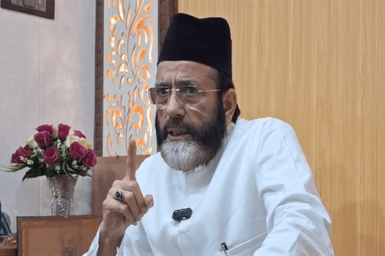 मौलाना तौकीर रजा की ललकार– बजरंग दल से डर गई सरकार, पुलिस को बताया बजरंग दल की ब्रांच