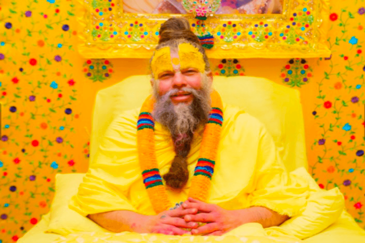 AI से बनी फेक फोटो ने मचाया बवाल, प्रेमानंद महाराज को राधारानी संग आपत्तिजनक मुद्रा में दिखाया!