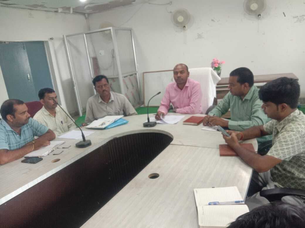 अबुआ व पीएम आवास के कार्य में लायें तेजी : बीडीओ