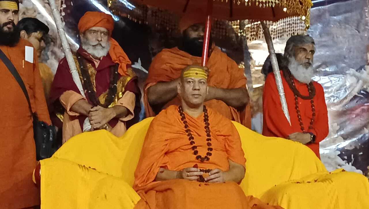 जम्मू-कश्मीर के मंदिर-मठ पर हमारा कब्जा दे सरकार, करेंगे विकास : कैलाशानंद