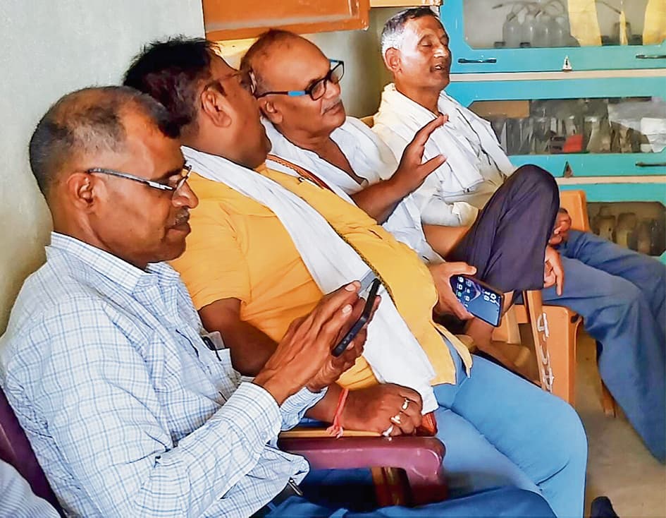 पूर्व प्राचार्य ने डिग्री कॉलेज बाराप गड़हनी में गलत तरीके से शिक्षक प्रतिनिधि का चुनाव कराने का लगाया आरोप