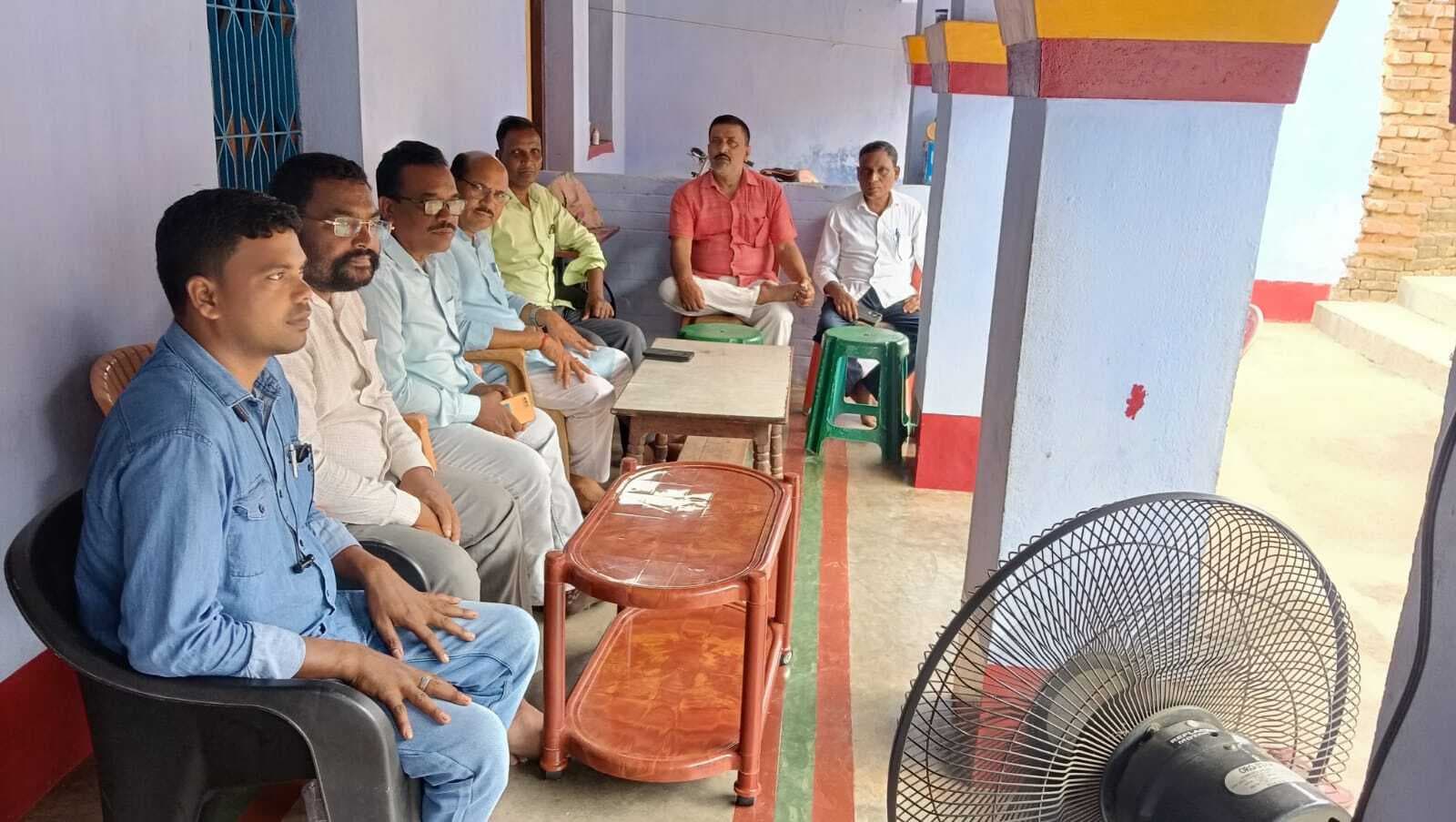 सरना व आदिवासी धर्मकोड की मांग को लेकर झामुमो ने किया जनसंपर्क