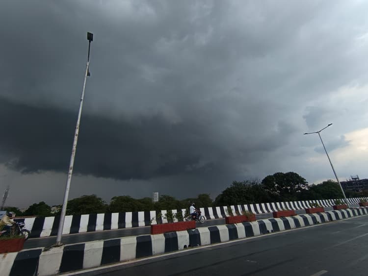 Ranchi News : रांची में आज छाये रहेंगे बादल, शुष्क रहेगा मौसम