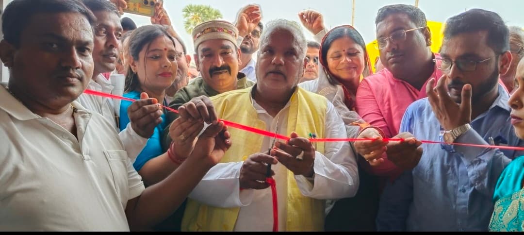 उच्च माध्यमिक विद्यालय पैजुना के नये कक्ष का मंत्री श्रवण कुमार ने किया उद्घाटन