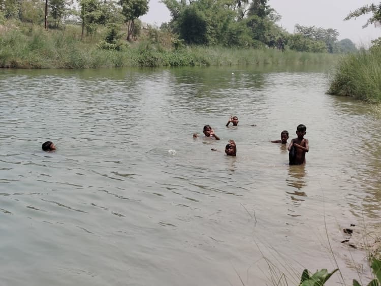 Bettiah : तेज धूप से पारा चढ़ने से घर से बाहर निकलना मुश्किल