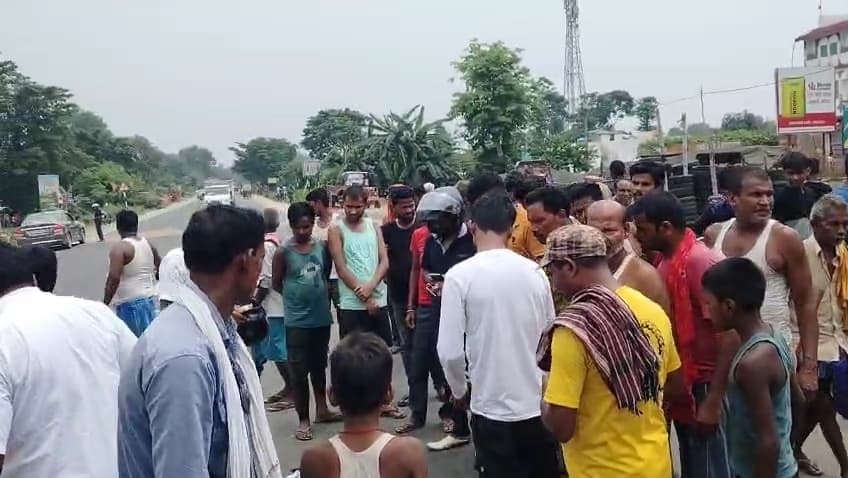 एनएच- 31 पर भीषण हादस, एक की मौत दूसरा गंभीर