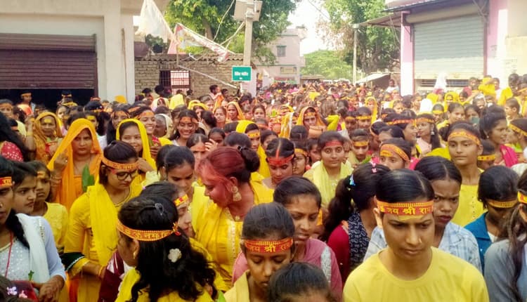 देवी-देवताओं के भक्ति भरे नारों से गुंजायमान रही सरेया नरेंद्र पंचायत