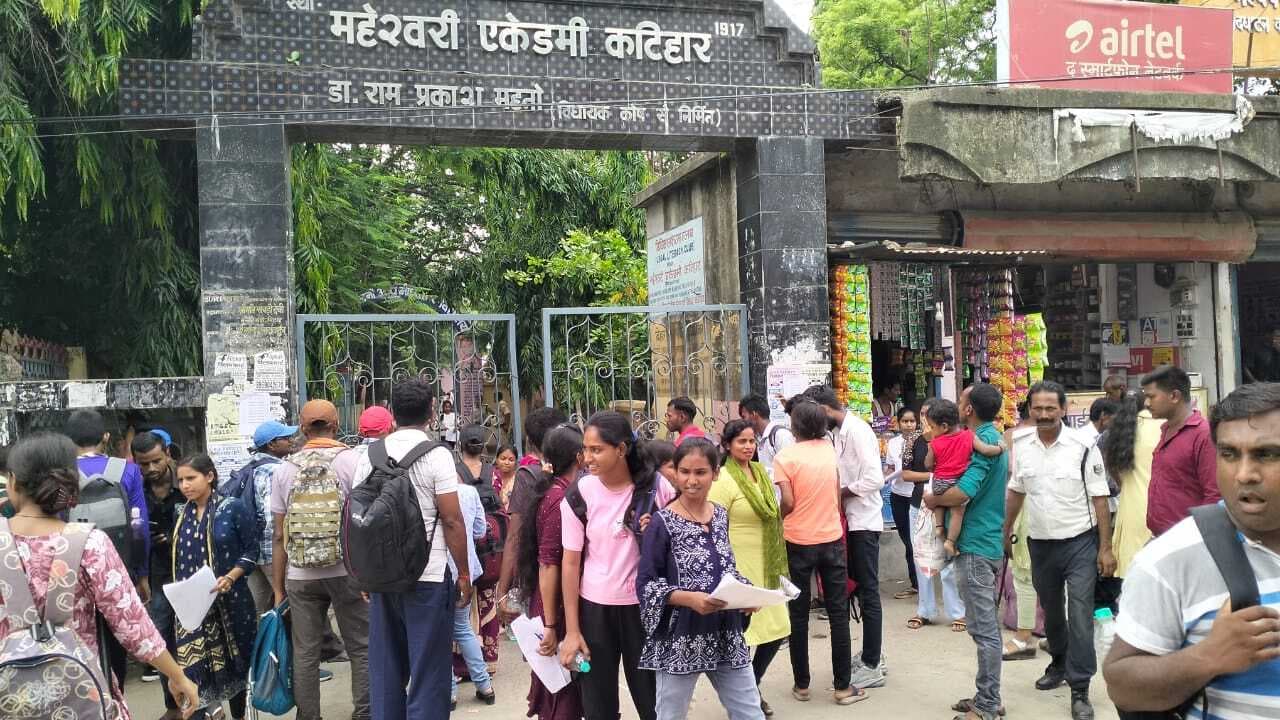 डिप्लोमा- सर्टिफिकेट प्रवेश परीक्षा में शामिल हुए 5502 अभ्यर्थी