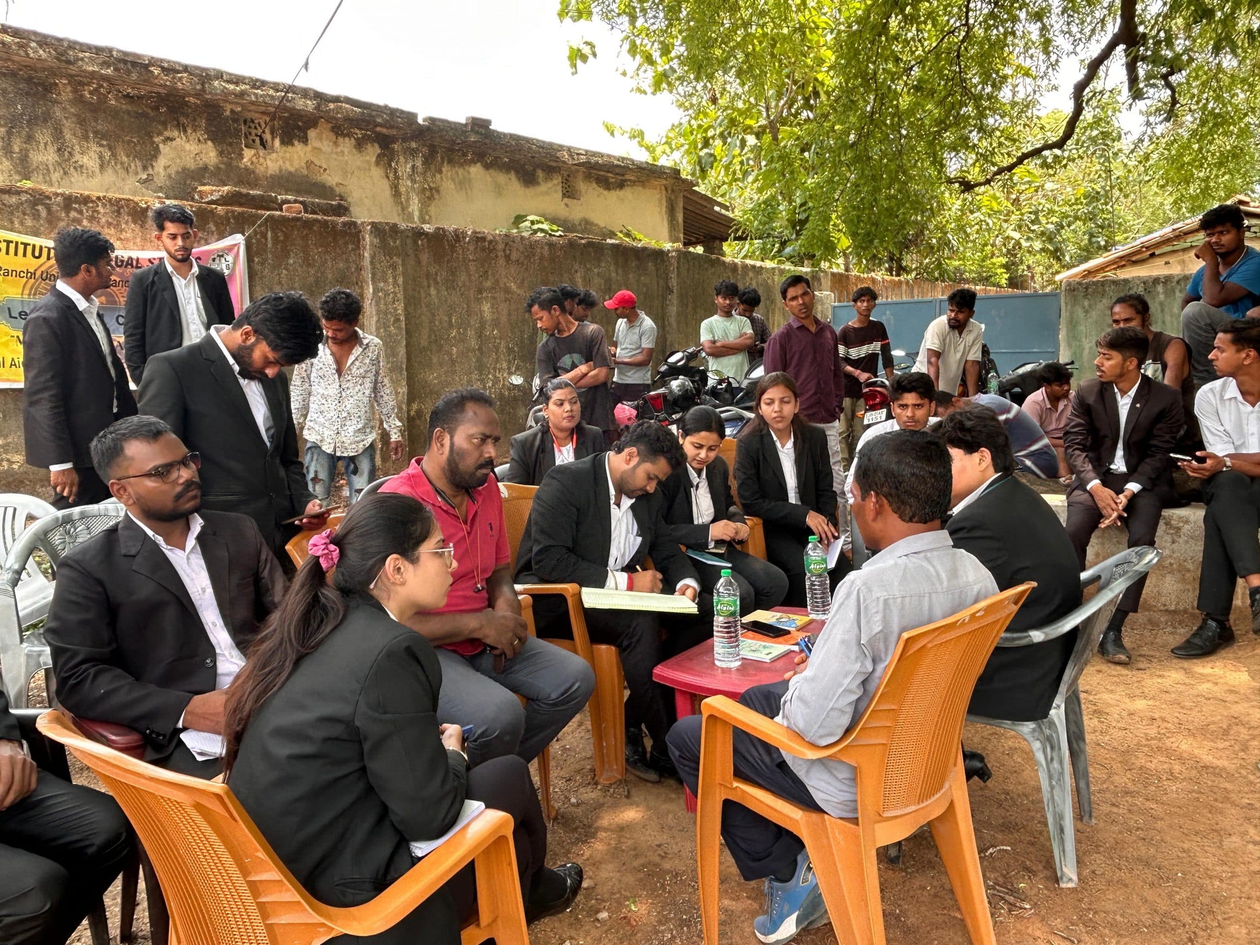 Ranchi News : आइएलएस के विद्यार्थियों ने लगाया फ्री लीगल एड कैंप