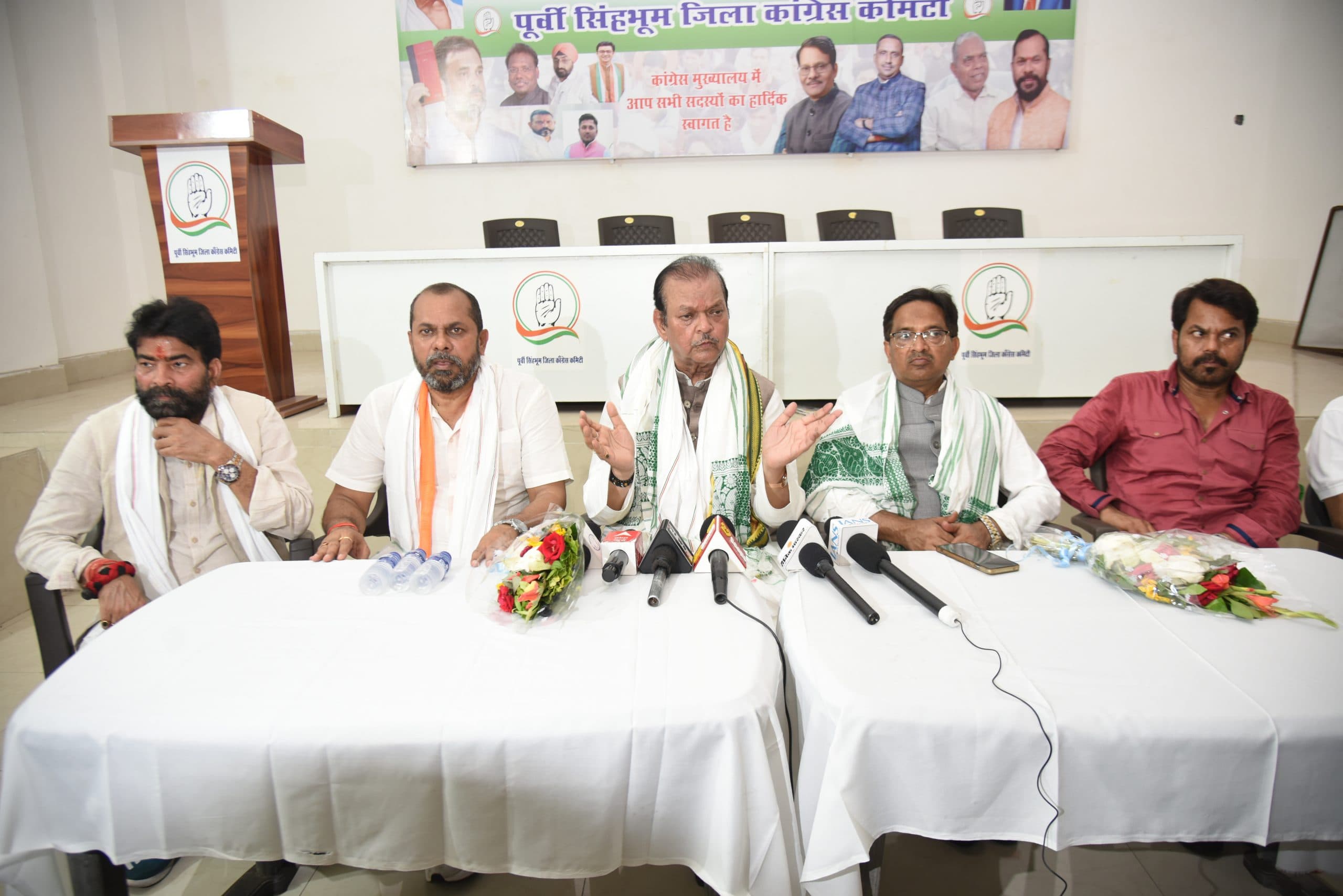 Jamshedpur news. जातीय जनगणना में आदिवासियों का हित नहीं देख रही है भाजपा, संविधान बदलने की ताक में : सुबोध कांत सहाय