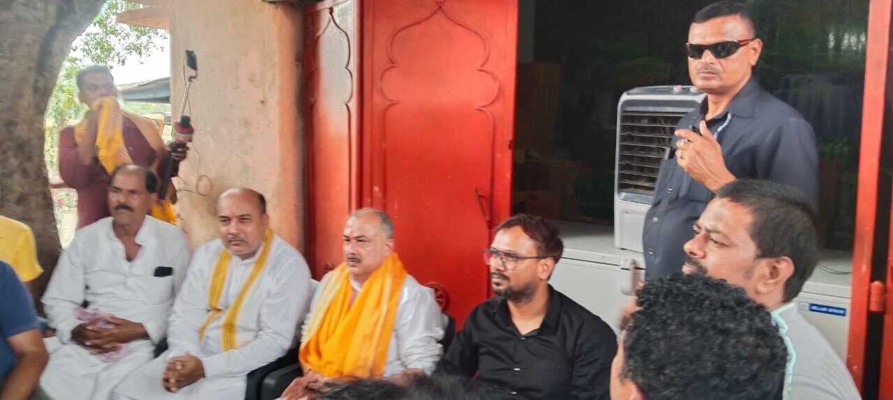 Aurangabad News : पुलिसिया कार्रवाई के खिलाफ छह दिनों से चरण बाजार बंद, दहशत