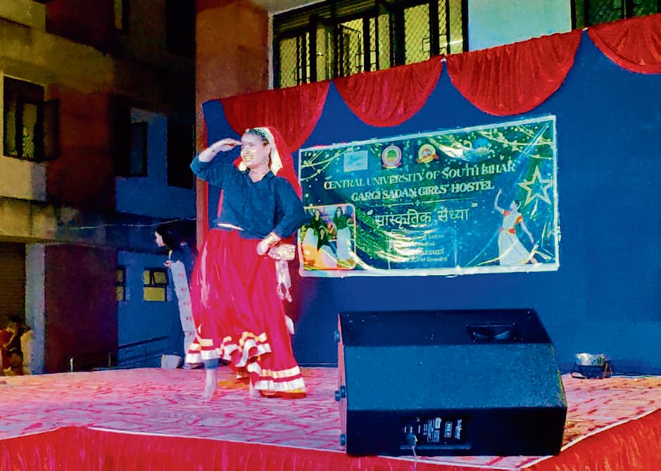 Gaya News : लड़कियां किसी भी समाज की आईना होती हैं : डॉ सुनीता सिंह