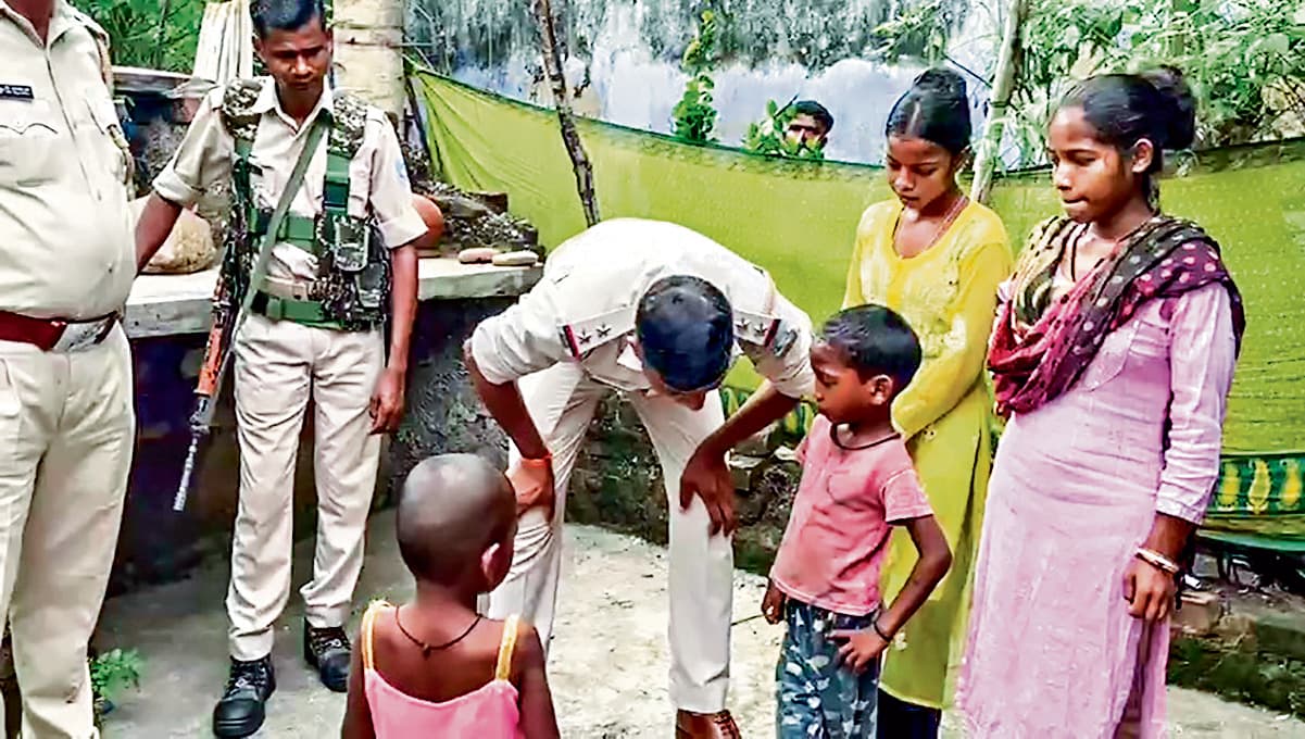 Chaibasa News : पत्नी ने खाना नहीं बनाया, तो पति ने डंडे से पीट-पीटकर कर दी हत्या