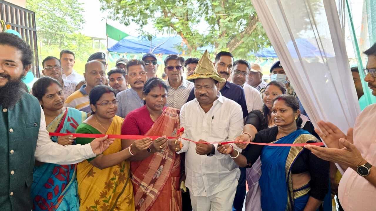 East Singhbhum News : युवाओं को नि:शुल्क प्रशिक्षण देकर रोजगार उपलब्ध करायेगी सरकार : रामदास सोरेन