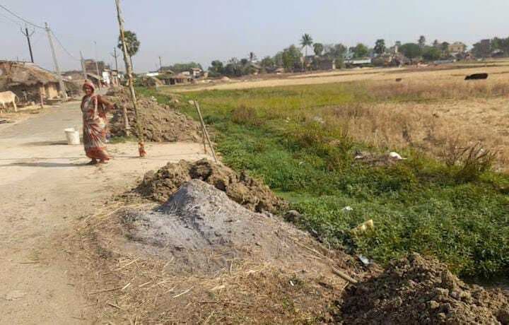 अतिक्रमण की चपेट में बनगांव सोहानी डांढ