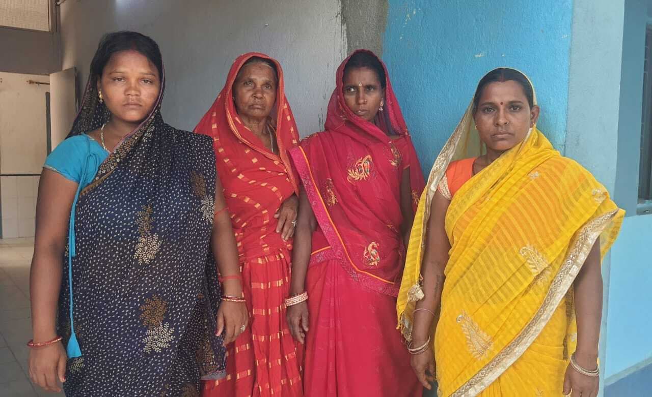 जमीन विवाद में मारपीट, चार महिलाएं घायल