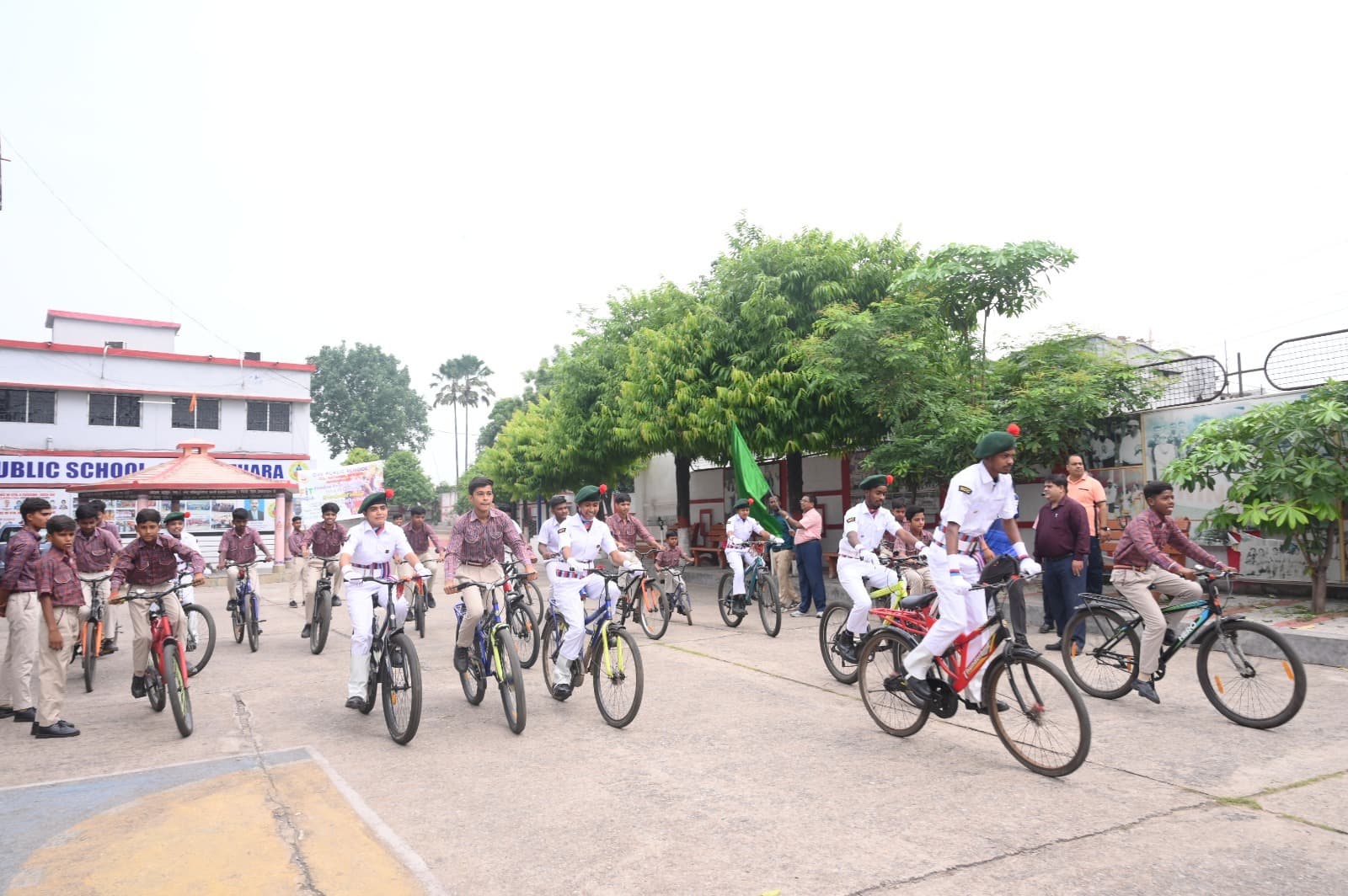 Bokaro News : डीएवी कथारा के बच्चों ने निकाली साइकिल रैली