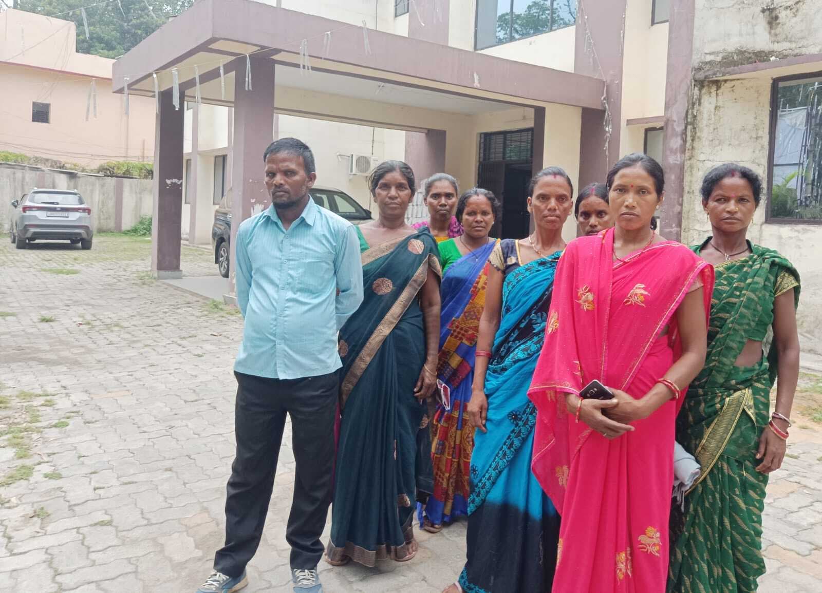 Bokaro News : न्यूनतम मजदूरी मांगा, तो काम से बैठा देने का आरोप