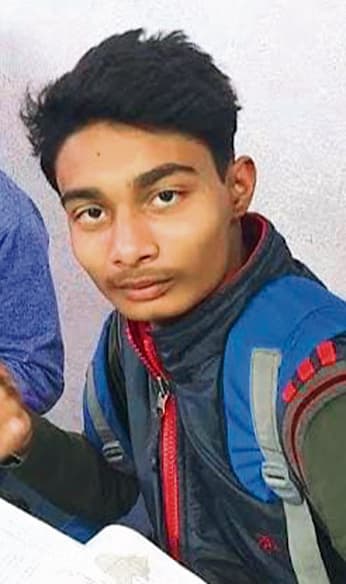 Dhanbad News: दामोदर में स्नान कर रहे पांच छात्र डूबे, तीन बचाये गये, मेडिकल के छात्र की मौत, पांचवां लापता