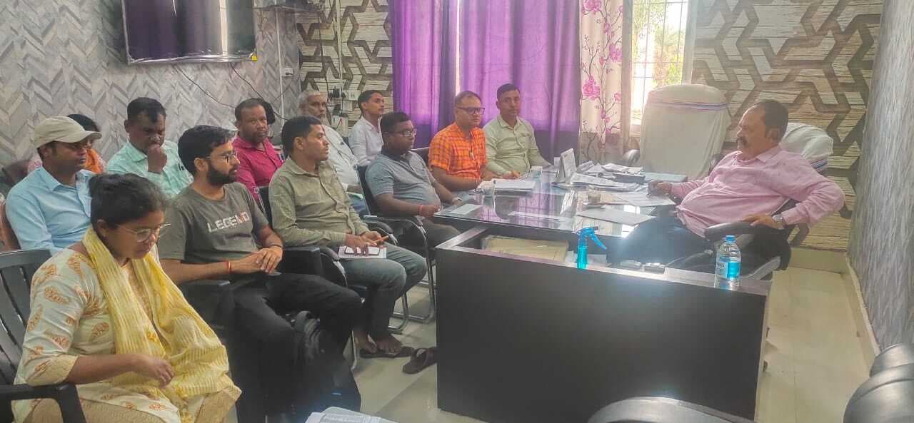 आवास योजनाओं को जल्द से जल्द करें पूर्ण : बीडीओ