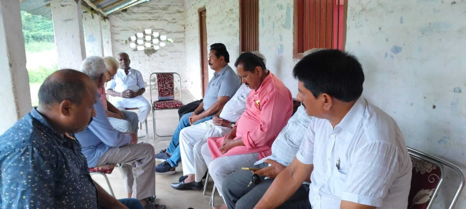 विदेशी वस्तुओं का बहिष्कार स्वदेशी स्वीकार करने का निर्णय