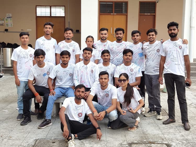 इंजीनियरिंग कॉलेज में सिग्नेचर सेरेमनी का किया गया आयोजन