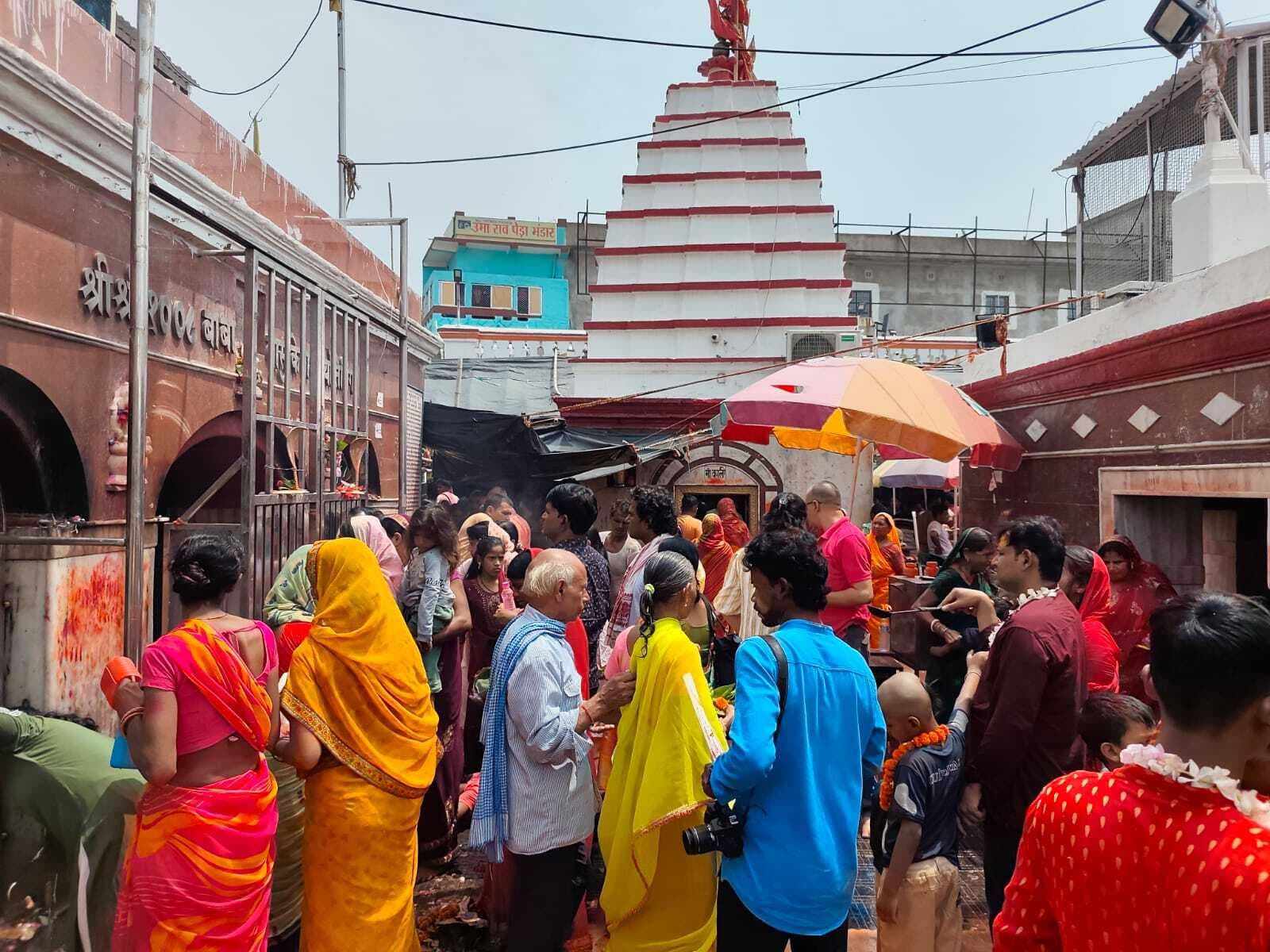 सोमवारी को 35 हजार भक्तों ने फौजदारीनाथ की पूजा